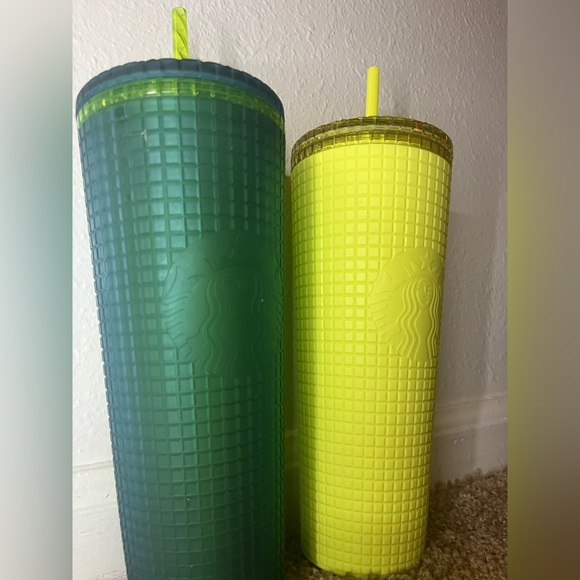 Two Starbucks’s tumblers cups - Picture 4 of 4